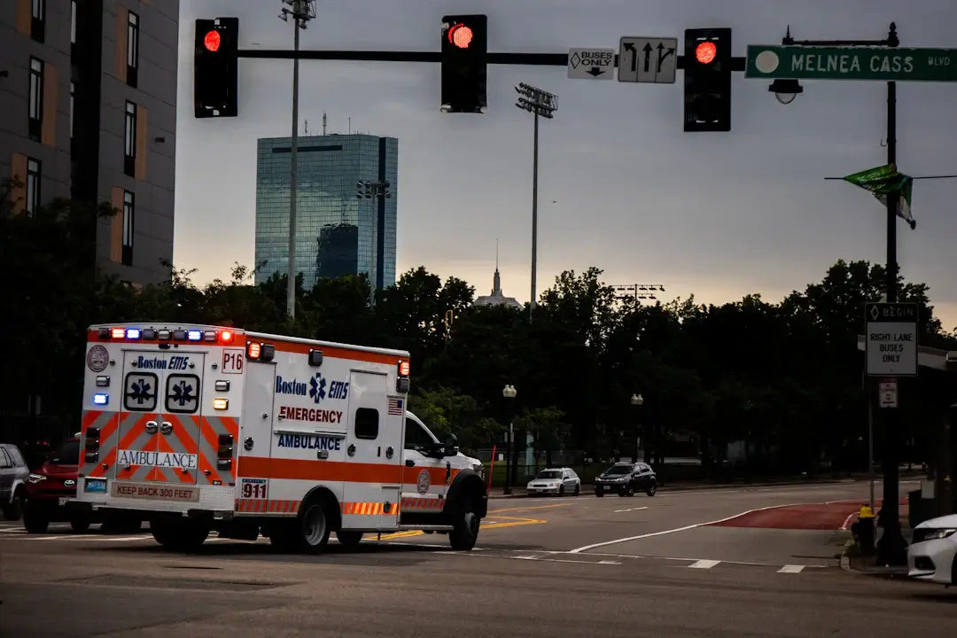 Heroic Acts Inspiring Courage in Medical Rescues